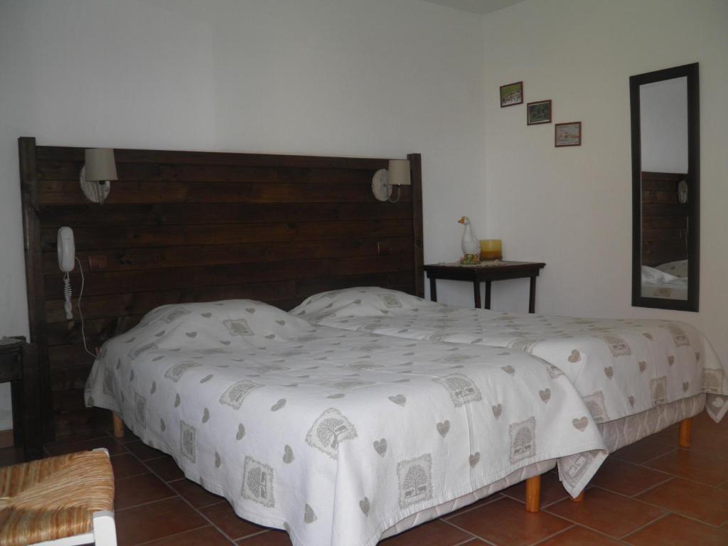 Hotel La Ferme Des 3 Maillets Avaray Habitación foto
