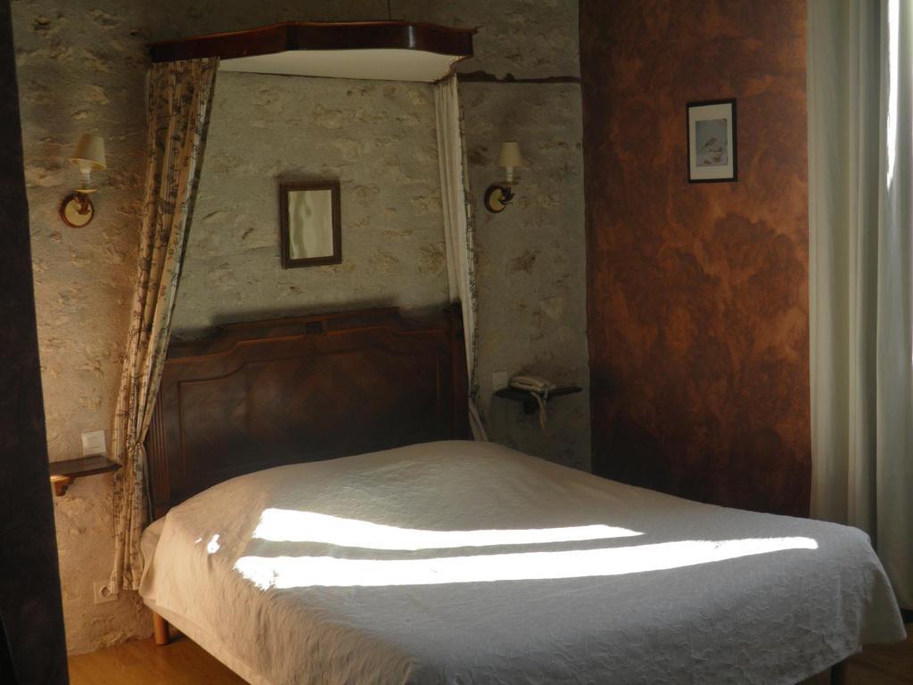 Hotel La Ferme Des 3 Maillets Avaray Habitación foto