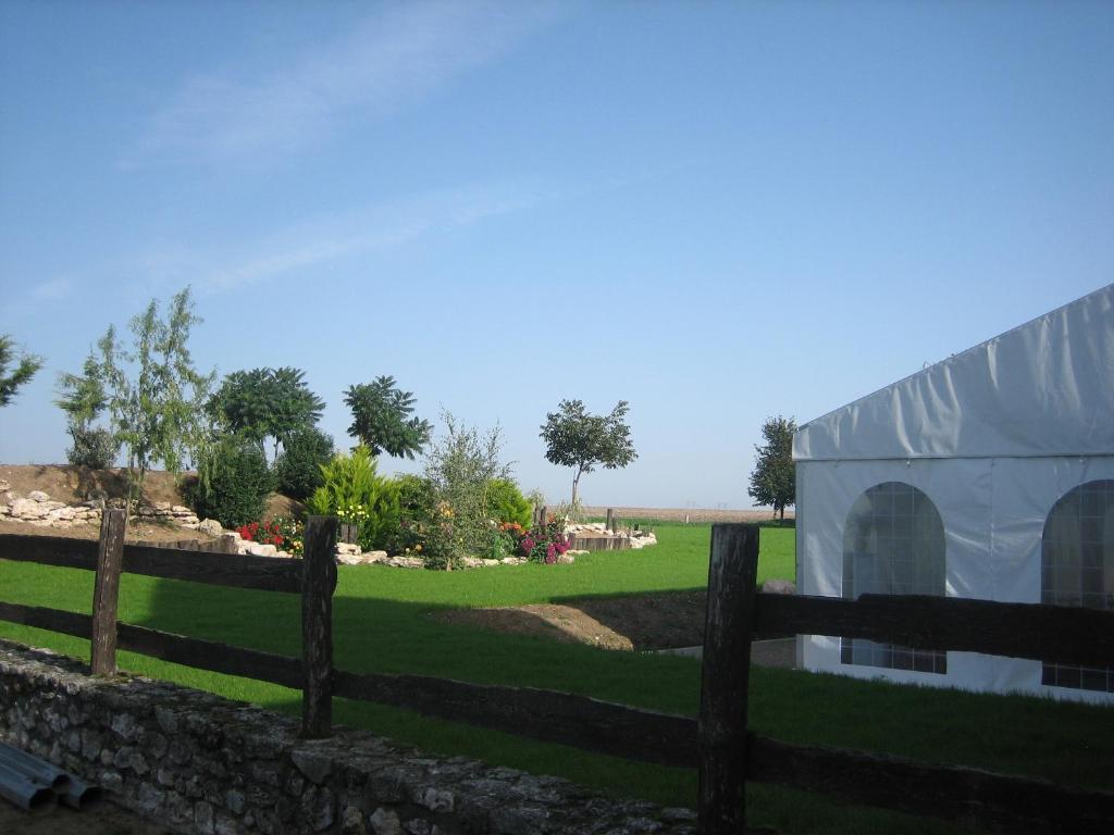 Hotel La Ferme Des 3 Maillets Avaray Exterior foto